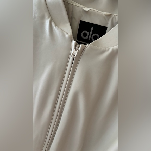 ALO Yoga Faux Leather Off-White Premier Bomber Jacket S *LNWOT* - Picture 9 of 11